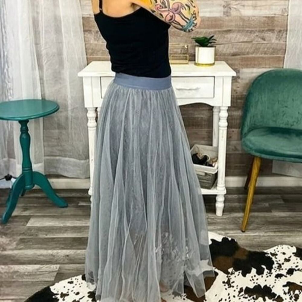 ONE SIZE GRAY TULLE SKIRT-NWT
